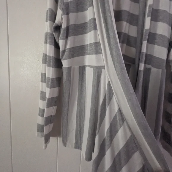 Stripped Tunic Cardigan - Picture 3 of 7
